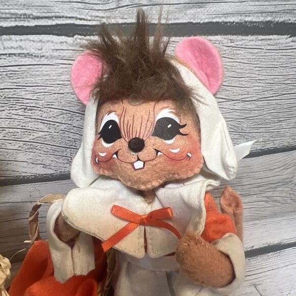 Pilgrim Girl and Boy Annalee Dolls Fall, Thanksgiving - Picture 2 of 13